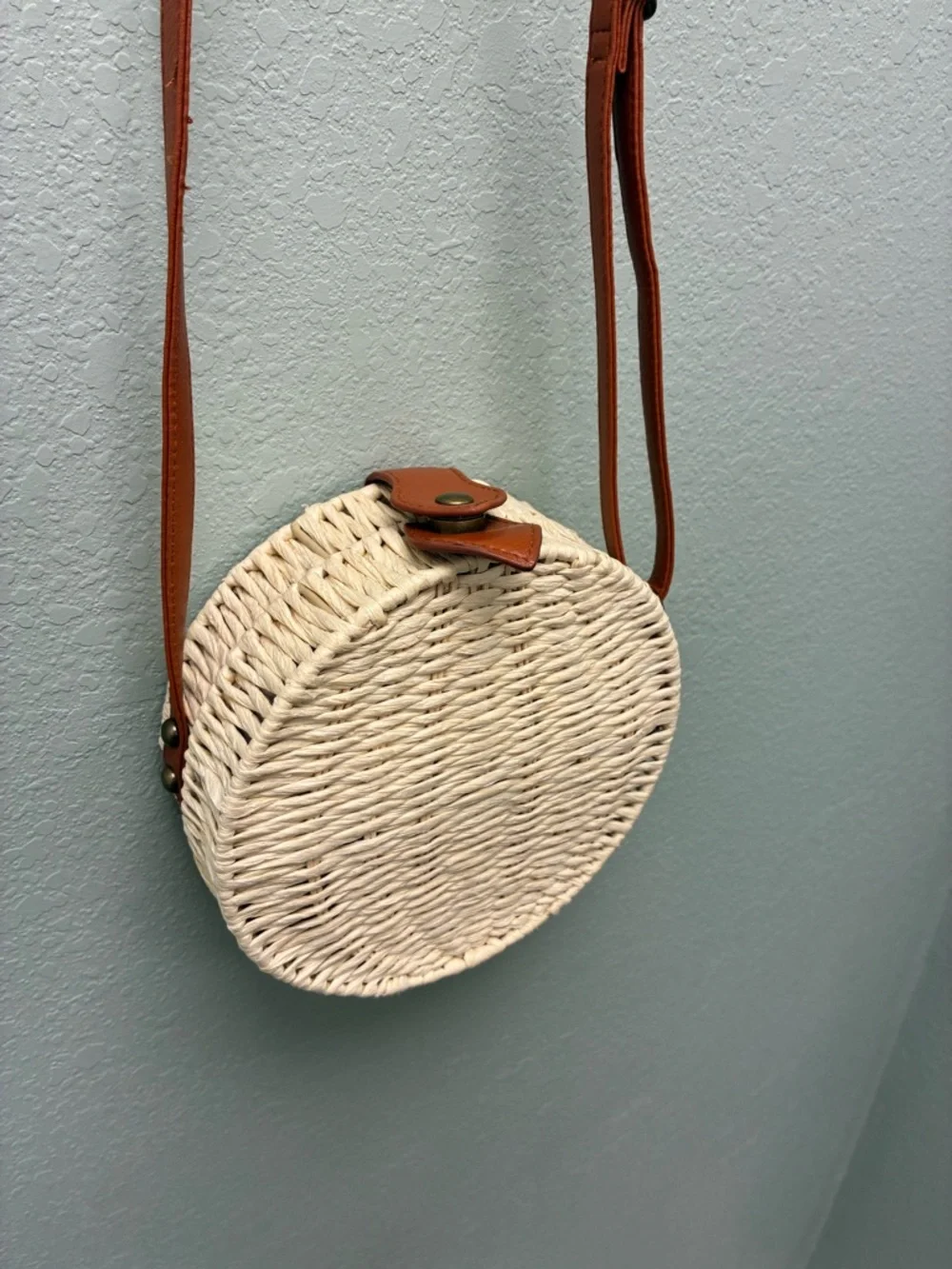 Round Woven rattan Crossbody Bag‎ with Tan Strap